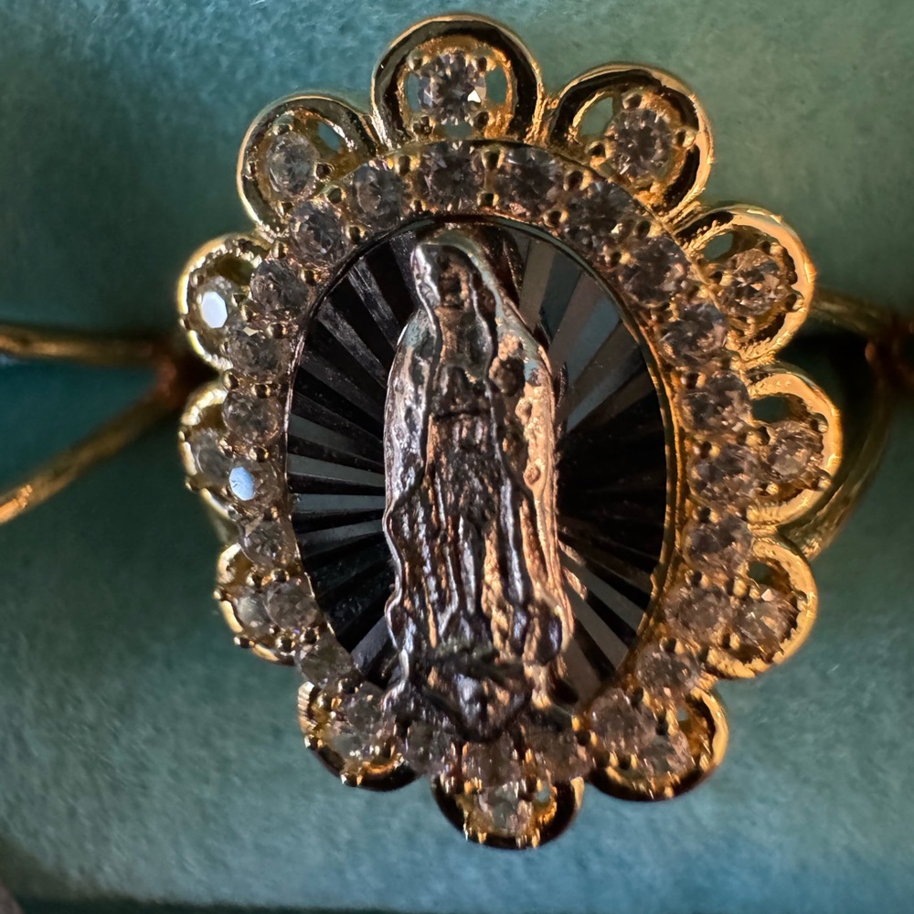 Stirling silver 925 Virgin Mary Statement Ring 💍 some plated in real gold